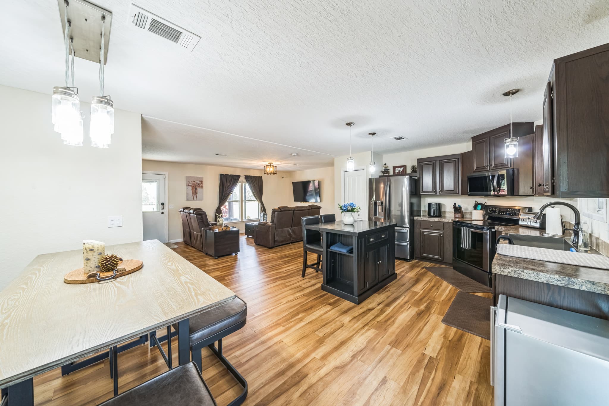 47 5330 Hwy 630 E Frostproof FL 33843 USA-Kitchen-DSC05894